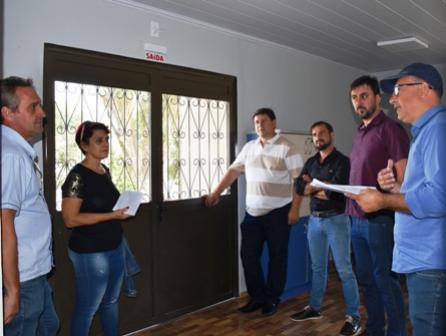 Vereadores vistoriam obras da Câmara após reforma